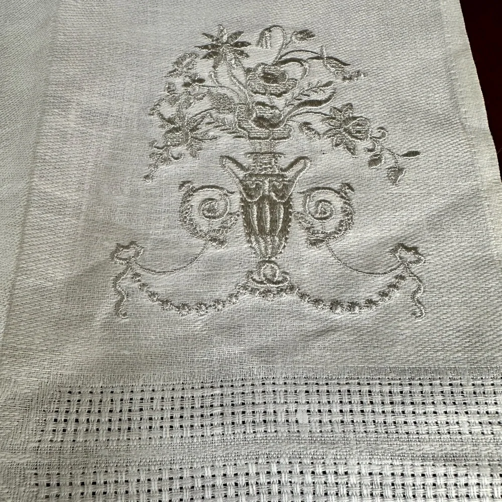 Yves DeLorme guest towel 100% linen Made in Paris 🇫🇷